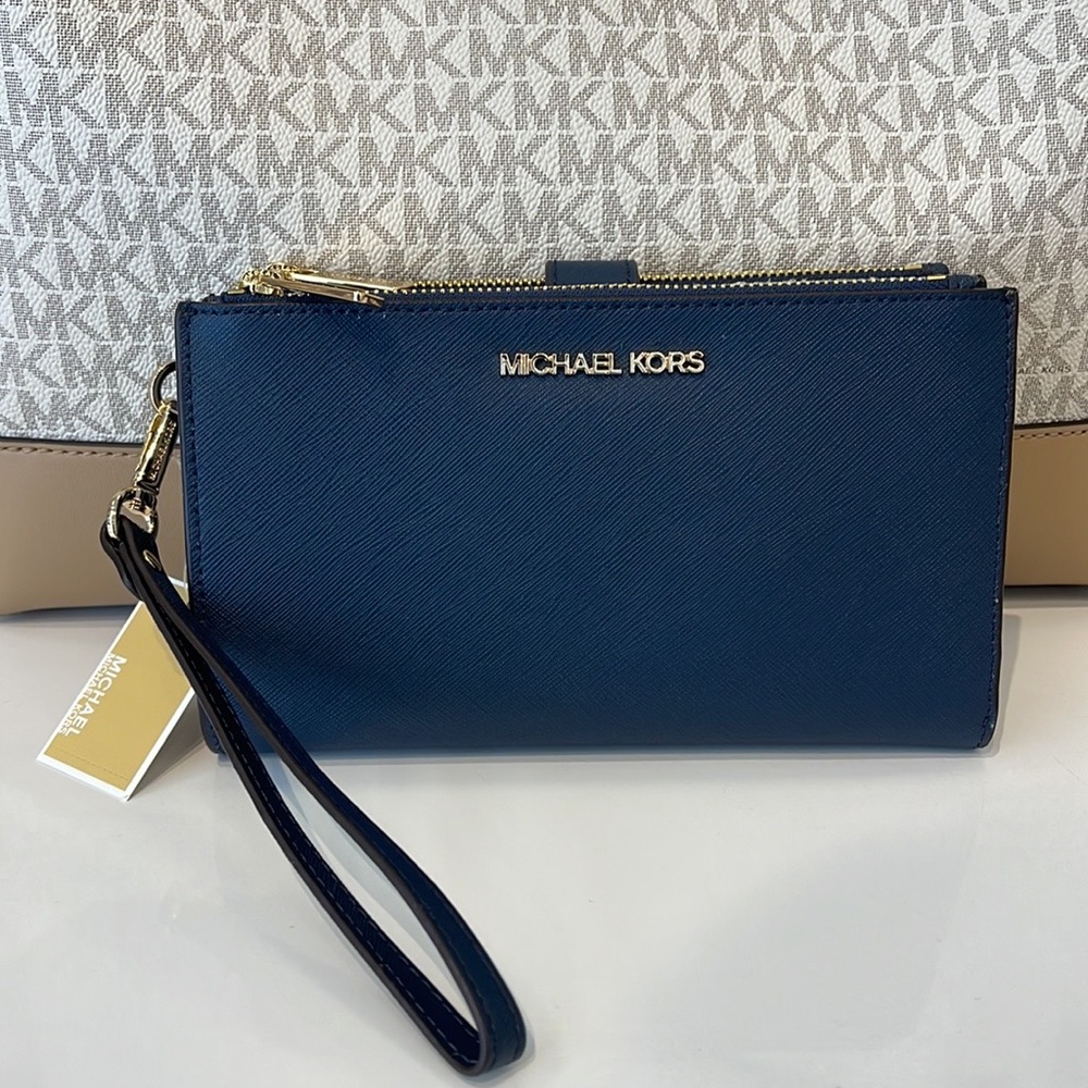 MICHAEL KORS LARGE DOUBLE ZIP WRISTLET WALLET PHONE CASE 
Navy 
NWT - Picture 8 of 16